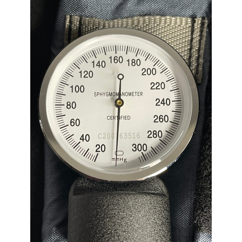 Manual Aneroid Sphygmomanometer Blood Pressure Monitor Adult Cuff Kit with Case